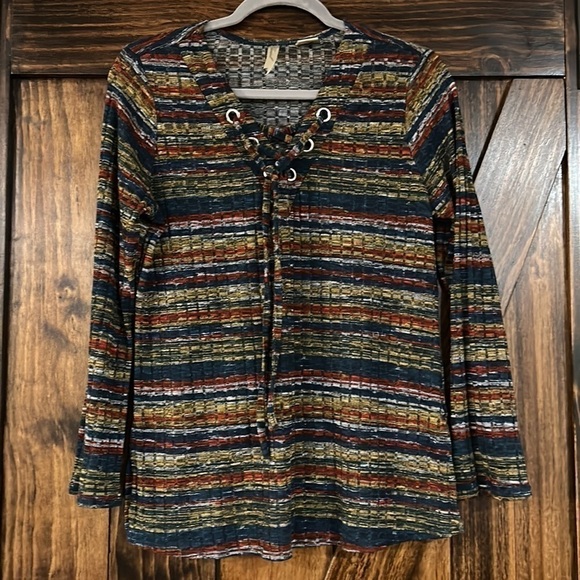 Chenault Women’s Medium - Picture 3 of 10